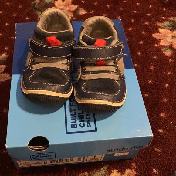stride rite wes sneaker